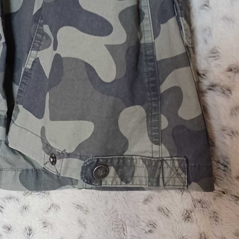 Lightweight Zip Front Jacket. - Picture 4 of 9